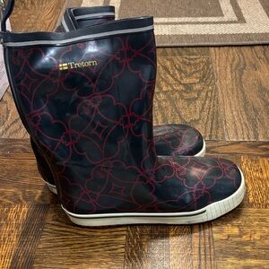 Tretorn Black and Burgundy Patterned Boots